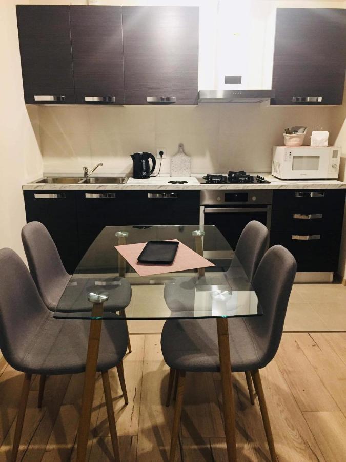Sol'S M2 White Modern Apartments Tbilisi Eksteriør bilde