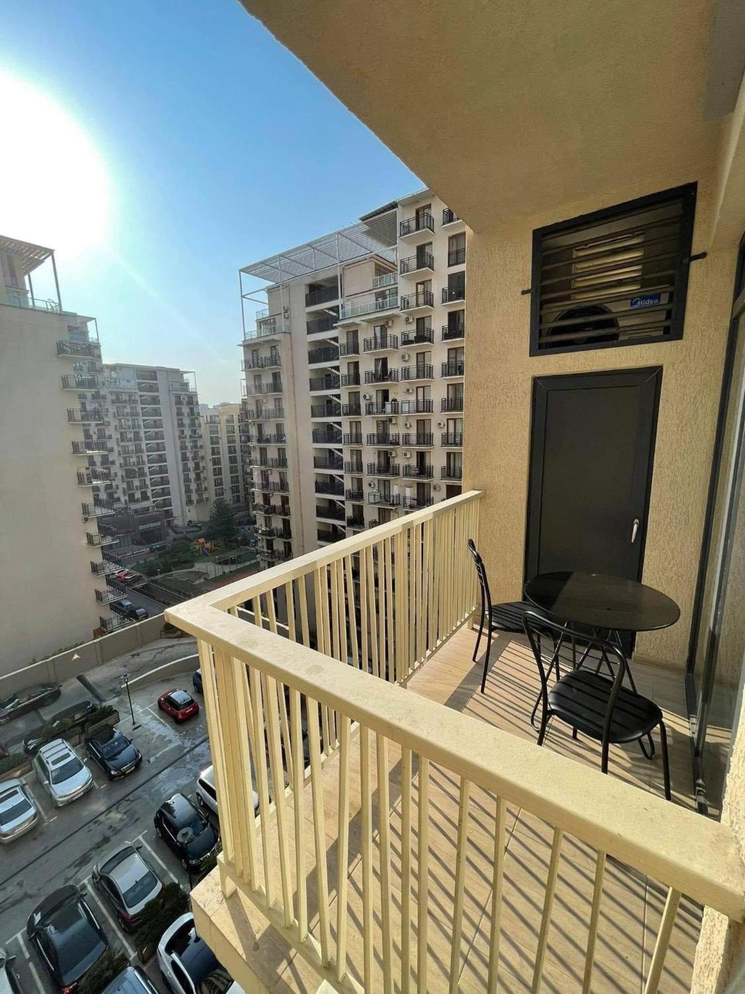 Sol'S M2 White Modern Apartments Tbilisi Eksteriør bilde