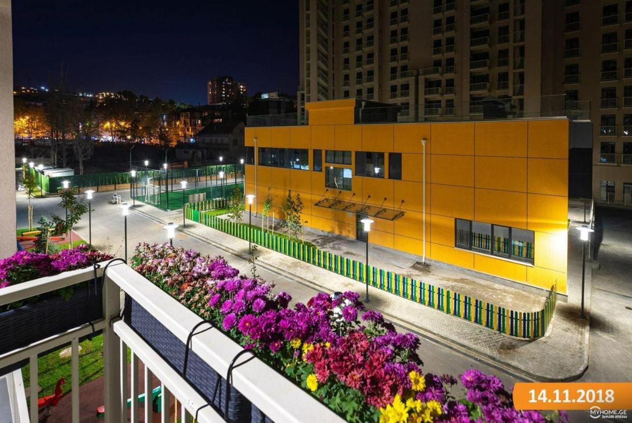 Sol'S M2 White Modern Apartments Tbilisi Eksteriør bilde