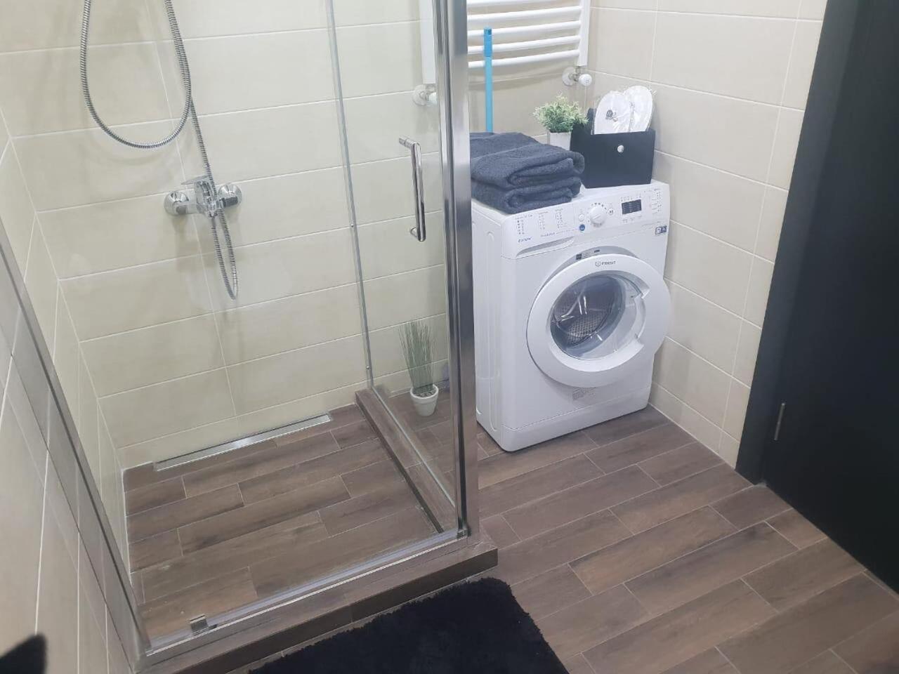 Sol'S M2 White Modern Apartments Tbilisi Eksteriør bilde